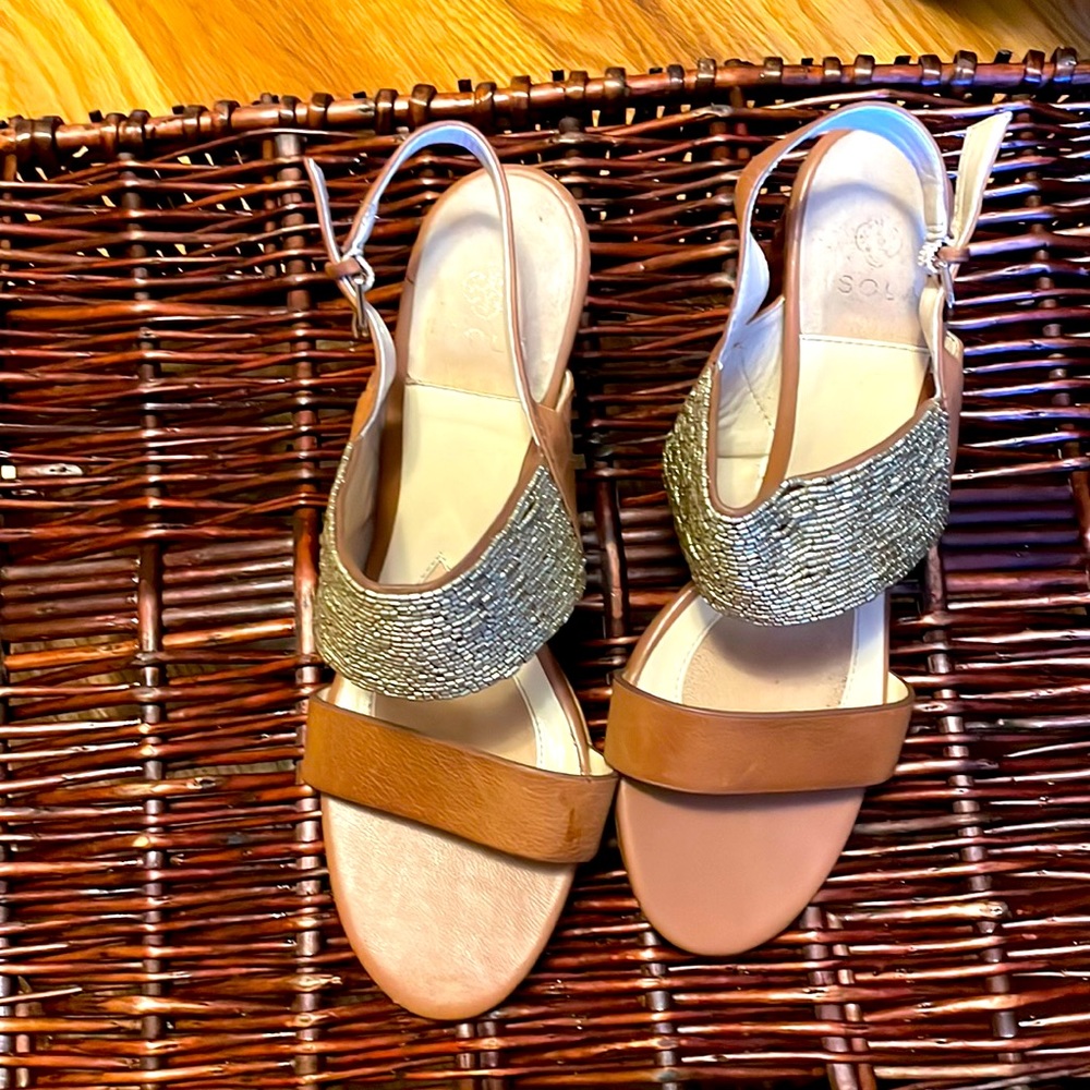 3-inch thick heel, leather upper